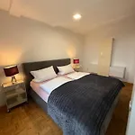 Im Erdgeschoss Mit Balkon Und Parkplatz Apartment Wolfhagen