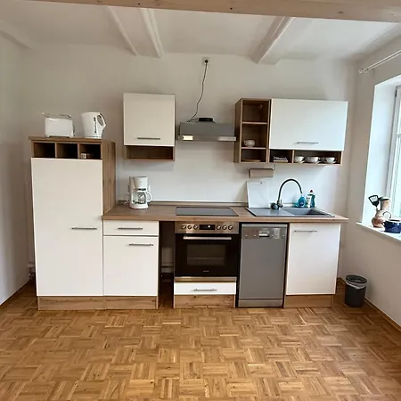 Im Erdgeschoss Mit Balkon Und Parkplatz Apartment *