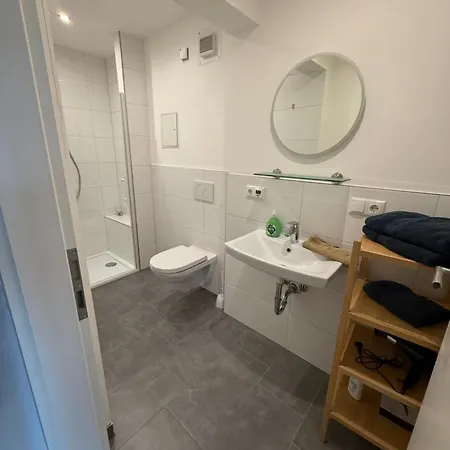 Im Erdgeschoss Mit Balkon Und Parkplatz Apartment *
