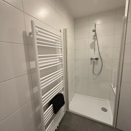 Apartment Im Erdgeschoss Mit Balkon Und Parkplatz *
